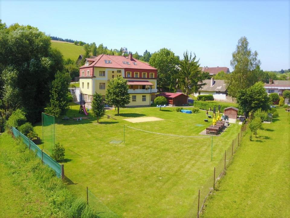 Penzion Horacko Hotel Uncin Buitenkant foto